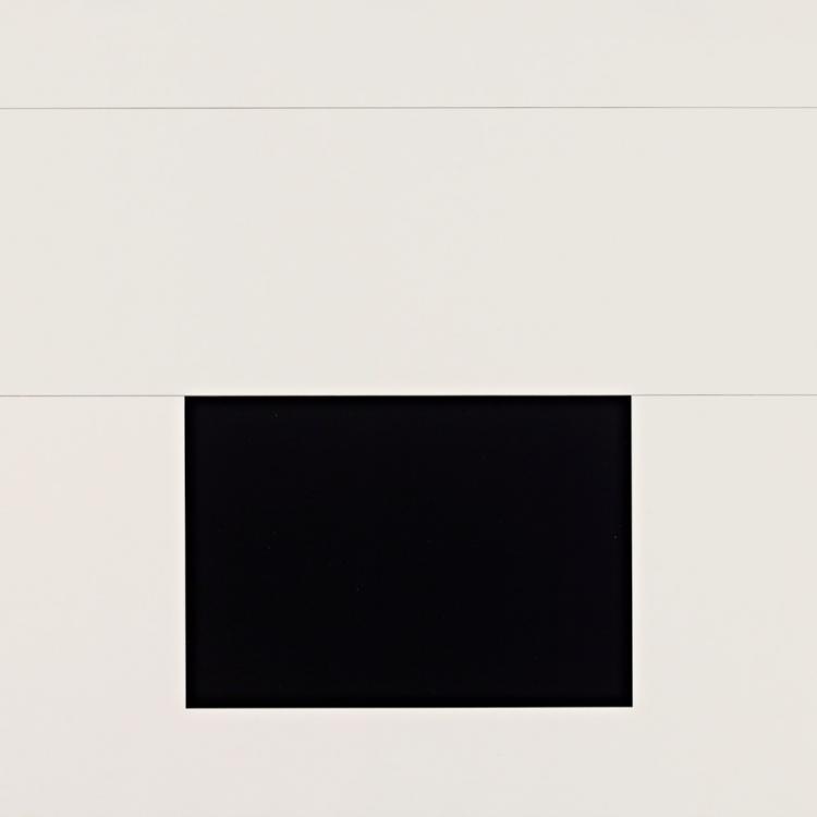 Ellsworth Kelly (American, 1923–2015). White Bar with Black, 1973. Lithograph with pencil on Special Arjomari paper. © Ellsworth Kelly Foundation and Gemini G.E.L. LLC. Cantor Arts Center, Gift of the Marmor Foundation (Drs. Michael and Jane Marmor) from the collection of Drs. Judd and Katherine Marmor, 2015.67